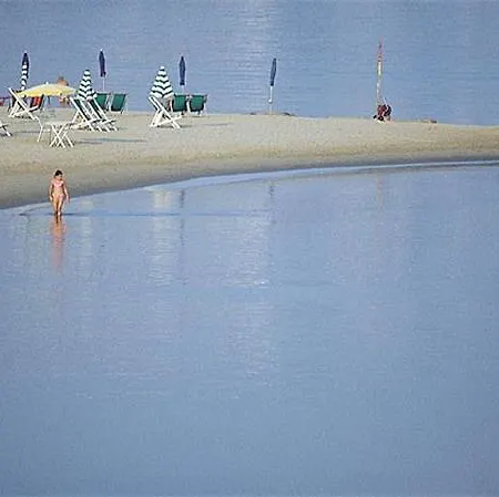 ベッド・アンド・ブレックファスト Ethnohotel Rosa Dei Venti インペリア